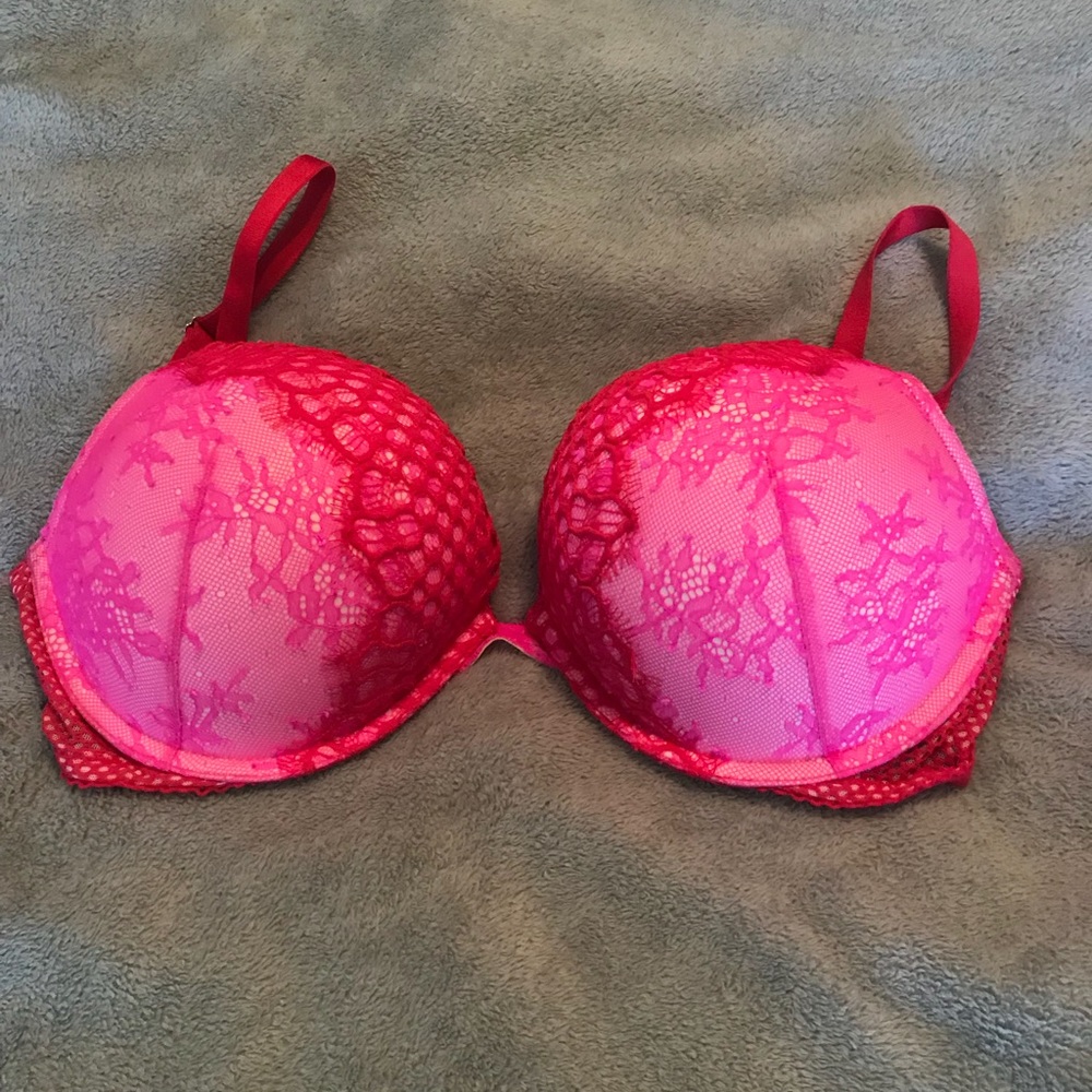 Victoria’s Secret bombshell plunge bra - push up